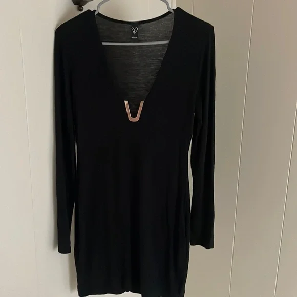 Windsor Long Sleeve Black Dress with Gold V Neck Detail - Picture 3 of 3
